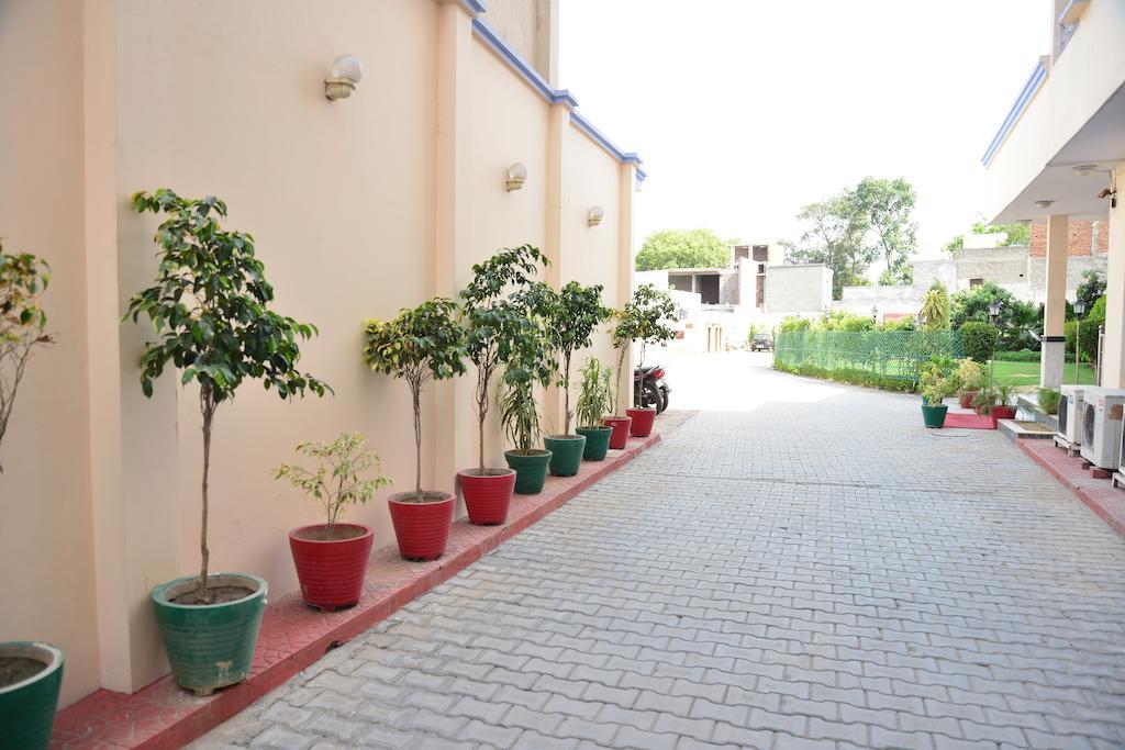 Hotel Maharaja Residency Jalandhar Exterior foto